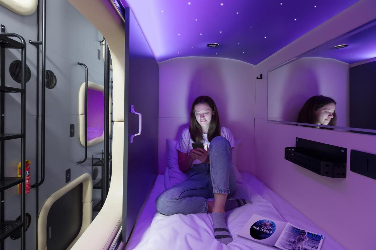 Capsule Hotel Constellation 89 Львов Экстерьер фото