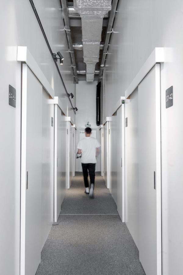 Capsule Hotel Constellation 89 Львов Экстерьер фото