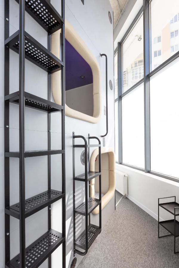 Capsule Hotel Constellation 89 Львов Экстерьер фото